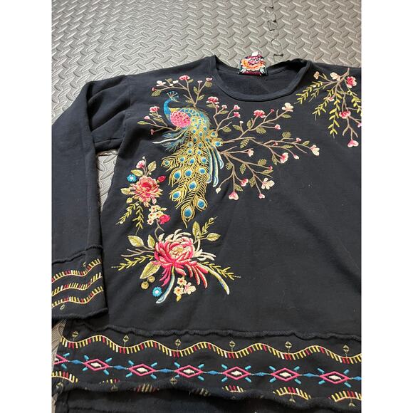 Johnny Was Kaira Hi-Lo Pullover Embroidered Peacock Sweatshirt Womens Size S - Picture 2 of 7